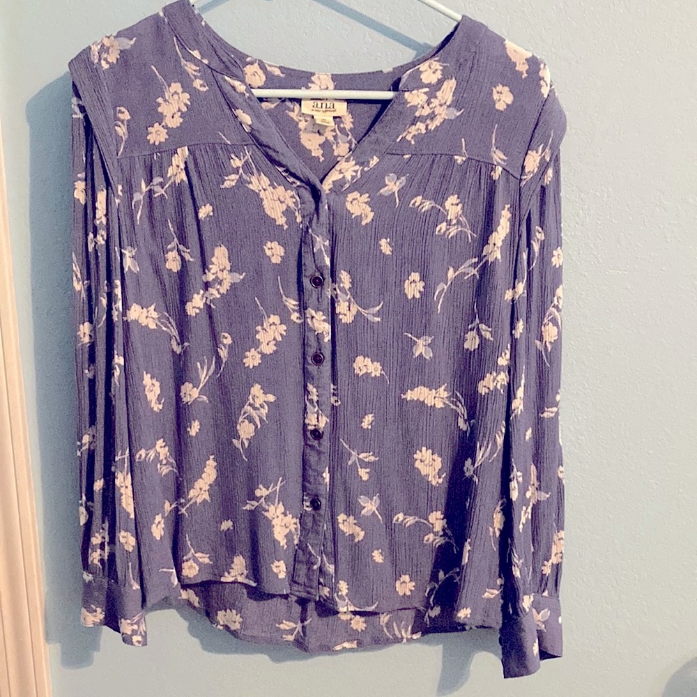 Very stylish blouse, Blue with white flowers by a.n.a. Very soft Cute with skirt